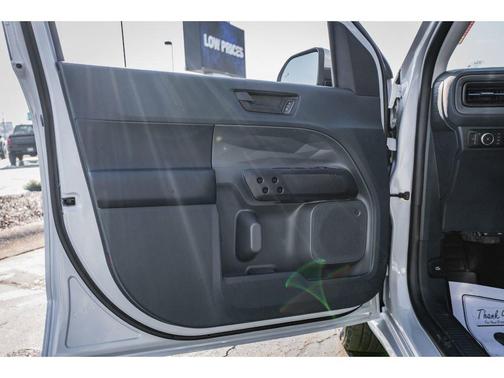 Space White 2026 Ford Maverick Lobo Standard