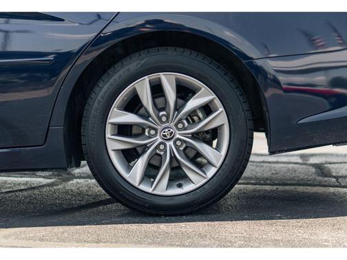 2021 Toyota Avalon Hybrid XLE