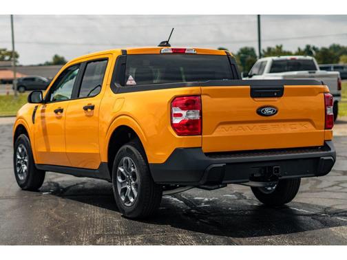 Orange Fury Metallic Tri-Coat 2026 Ford Maverick XLT