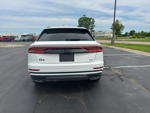 2022 Audi Q8 55 Premium Plus