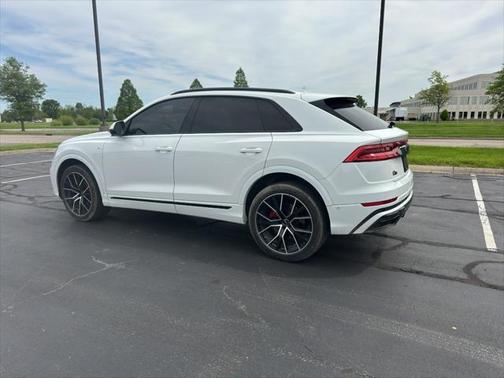 2022 Audi Q8 55 Premium Plus