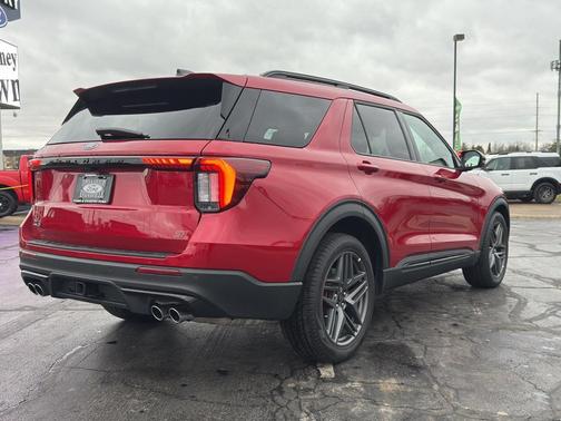 2025 Ford Explorer ST