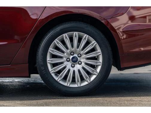 2016 Ford Fusion Hybrid SE