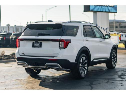 2025 Ford Explorer Platinum