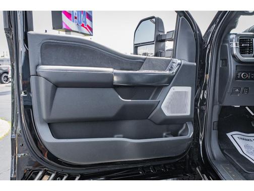 2025 Ford F-250 Platinum