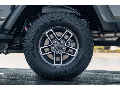 Anvil Clearcoat 2025 Jeep Gladiator Mojave 4x4