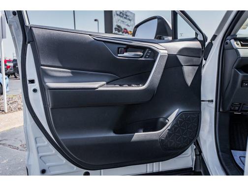 Blizzard Pearl 2022 Toyota RAV4 XLE Premium