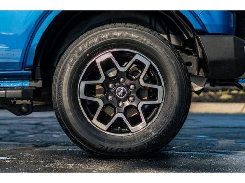 Velocity Blue Metallic 2023 Ford Bronco Outer Banks
