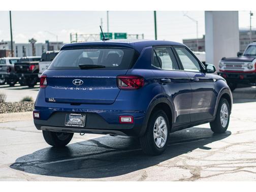 2024 Hyundai VENUE SE