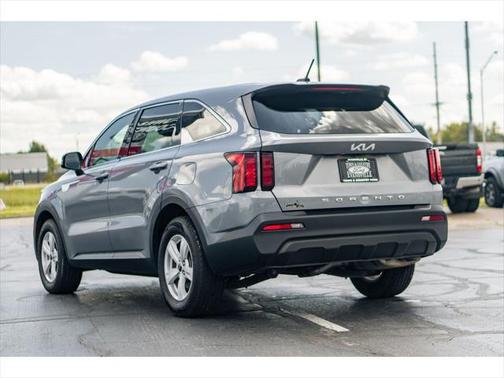2022 Kia Sorento LX