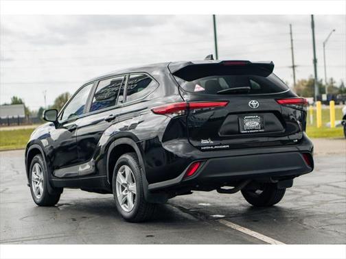 2023 Toyota Highlander LE