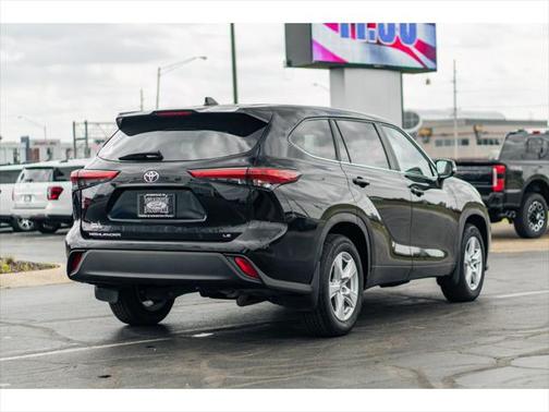 2023 Toyota Highlander LE