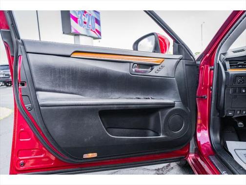 2015 Lexus ES 300h Base