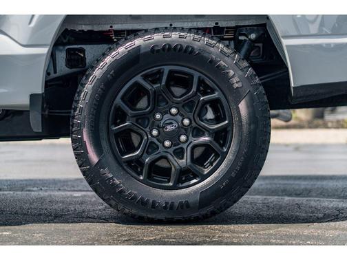 Avalanche 2026 Ford F-150 XLT