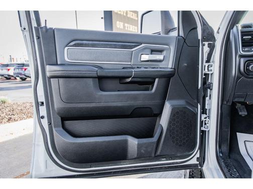 2023 RAM 3500 Big Horn Crew Cab 4x4 6'4' Box