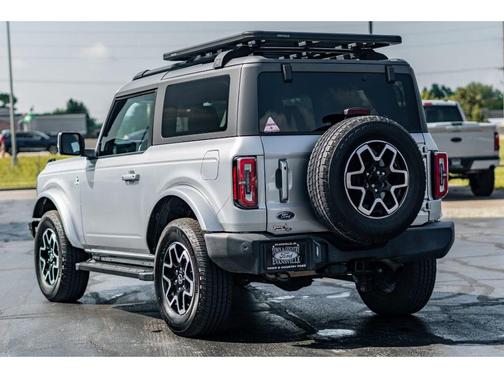 Iconic Silver Metallic 2021 Ford Bronco Outer Banks