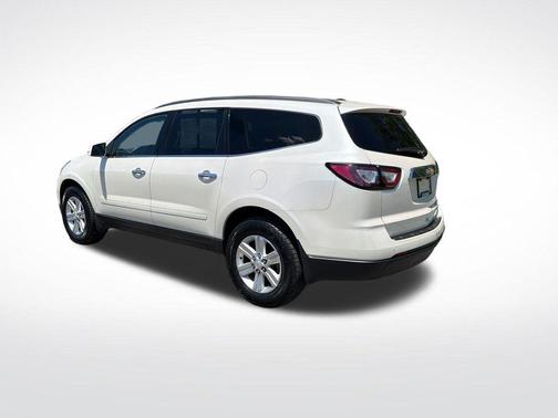 White Diamond Tricoat 2013 Chevrolet Traverse 2LT