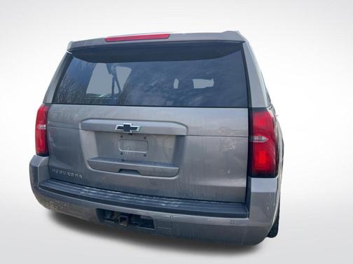 Pepperdust Metallic 2019 Chevrolet Suburban LS