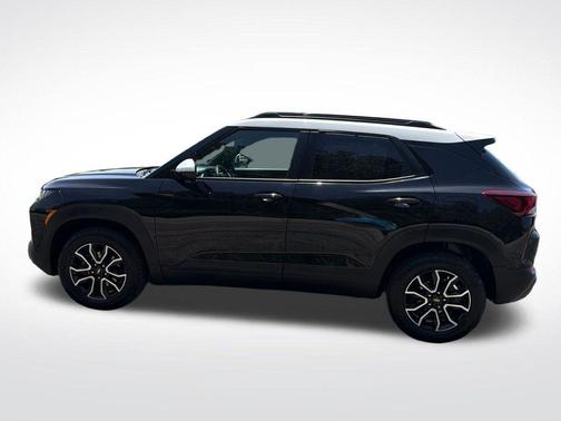 Mosaic Black Metallic 2023 Chevrolet Trailblazer ACTIV