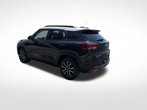 Mosaic Black Metallic 2023 Chevrolet Trailblazer ACTIV