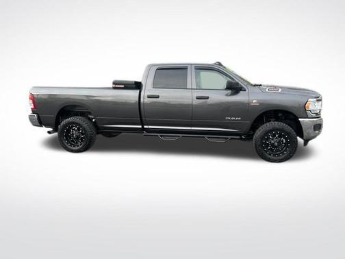 2019 RAM 2500 Tradesman Crew Cab 4x4 8' Box