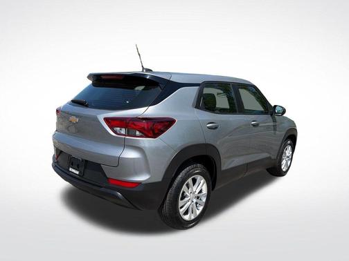 Sterling Gray Metallic 2023 Chevrolet Trailblazer LS