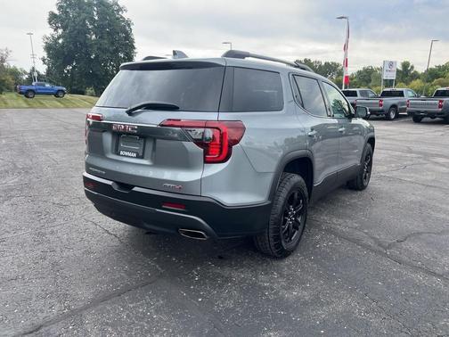 2023 GMC Acadia AWD AT4