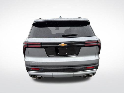 Sterling Gray Metallic 2026 Chevrolet Traverse LT