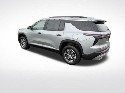 Sterling Gray Metallic 2026 Chevrolet Traverse LT
