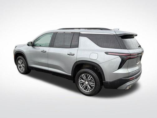 Sterling Gray Metallic 2026 Chevrolet Traverse LT