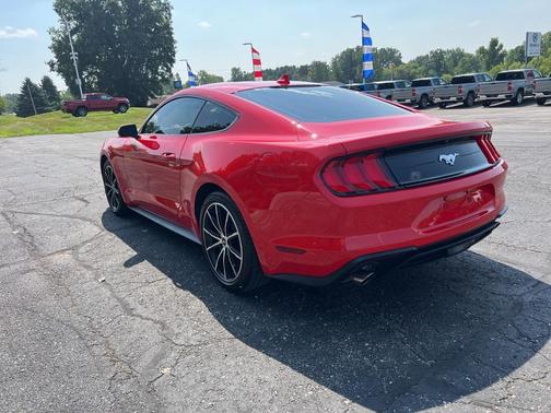 2022 Ford Mustang EcoBoost