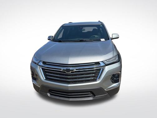 Sterling Gray Metallic 2023 Chevrolet Traverse LT Cloth