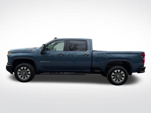 Lakeshore Blue Metallic 2025 Chevrolet Silverado 2500 Custom