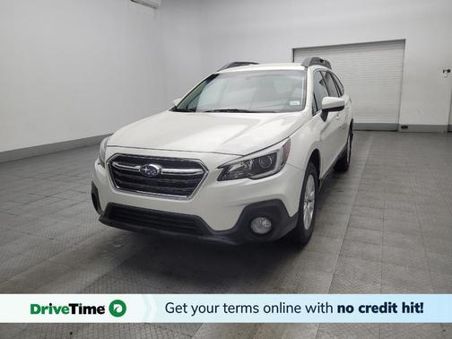 Crystal White Pearl 2018 Subaru Outback 2.5i Premium