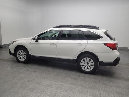 Crystal White Pearl 2018 Subaru Outback 2.5i Premium