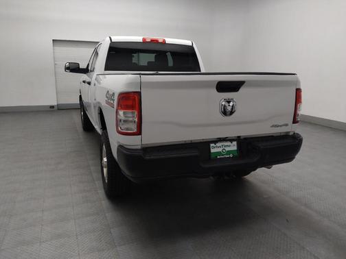 2019 RAM 2500 Tradesman Crew Cab 4x4 6'4' Box