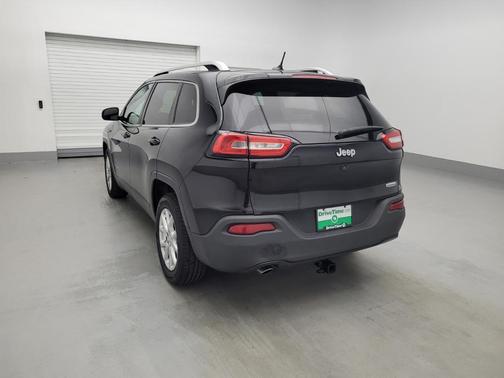 Photo 5 of 32 of 2015 Jeep Cherokee Latitude