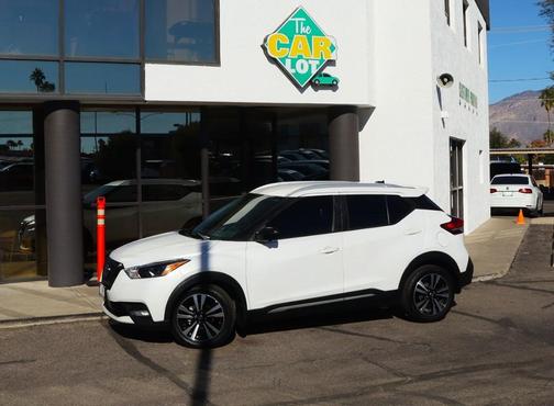 2020 Nissan Kicks SR