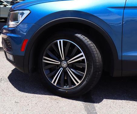 Silk Blue Metallic 2018 Volkswagen Tiguan 2.0T SEL