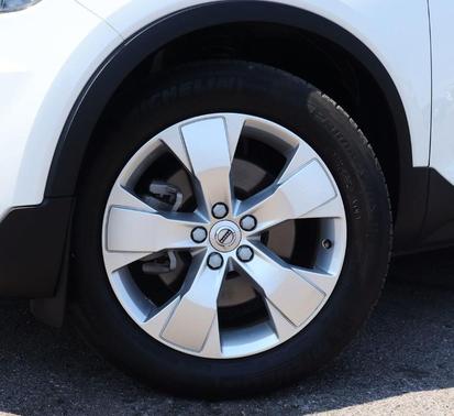 2021 Volvo XC40 T4 Momentum