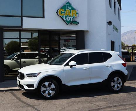 2021 Volvo XC40 T4 Momentum