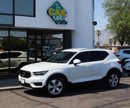 2021 Volvo XC40 T4 Momentum