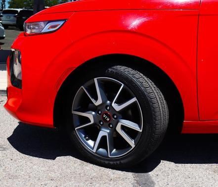 Inferno Red / Black Roof 2020 Kia Soul GT-Line 2.0L