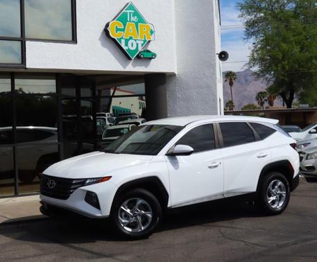 2023 Hyundai TUCSON SE