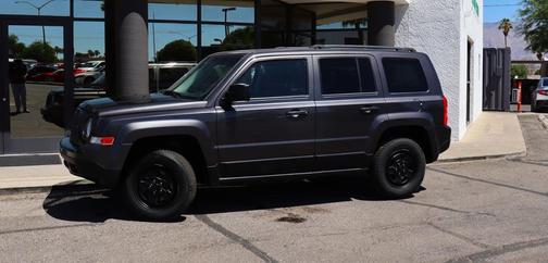 Granite Crystal Clearcoat Metallic 2017 Jeep Patriot Sport