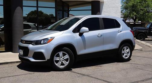 Silver Ice Metallic 2020 Chevrolet Trax LS