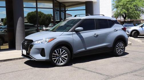 Boulder Gray Pearl 2023 Nissan Kicks SV