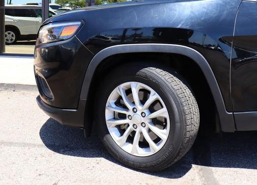 Diamond Black 2019 Jeep Cherokee Latitude