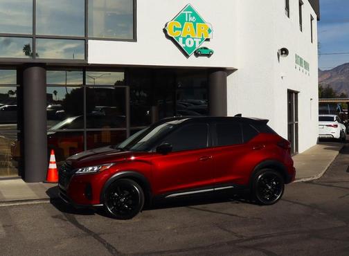 2023 Nissan Kicks SR