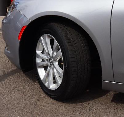 2017 Chrysler 200 Limited